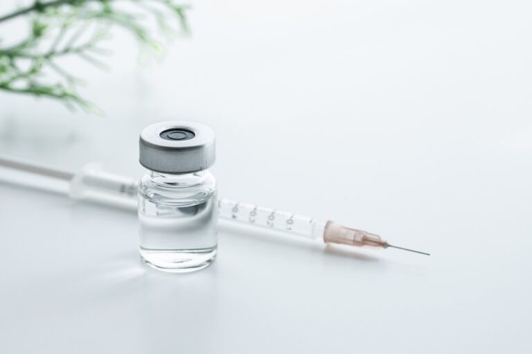 Botox und Hyaluron Faltenunterspritzung